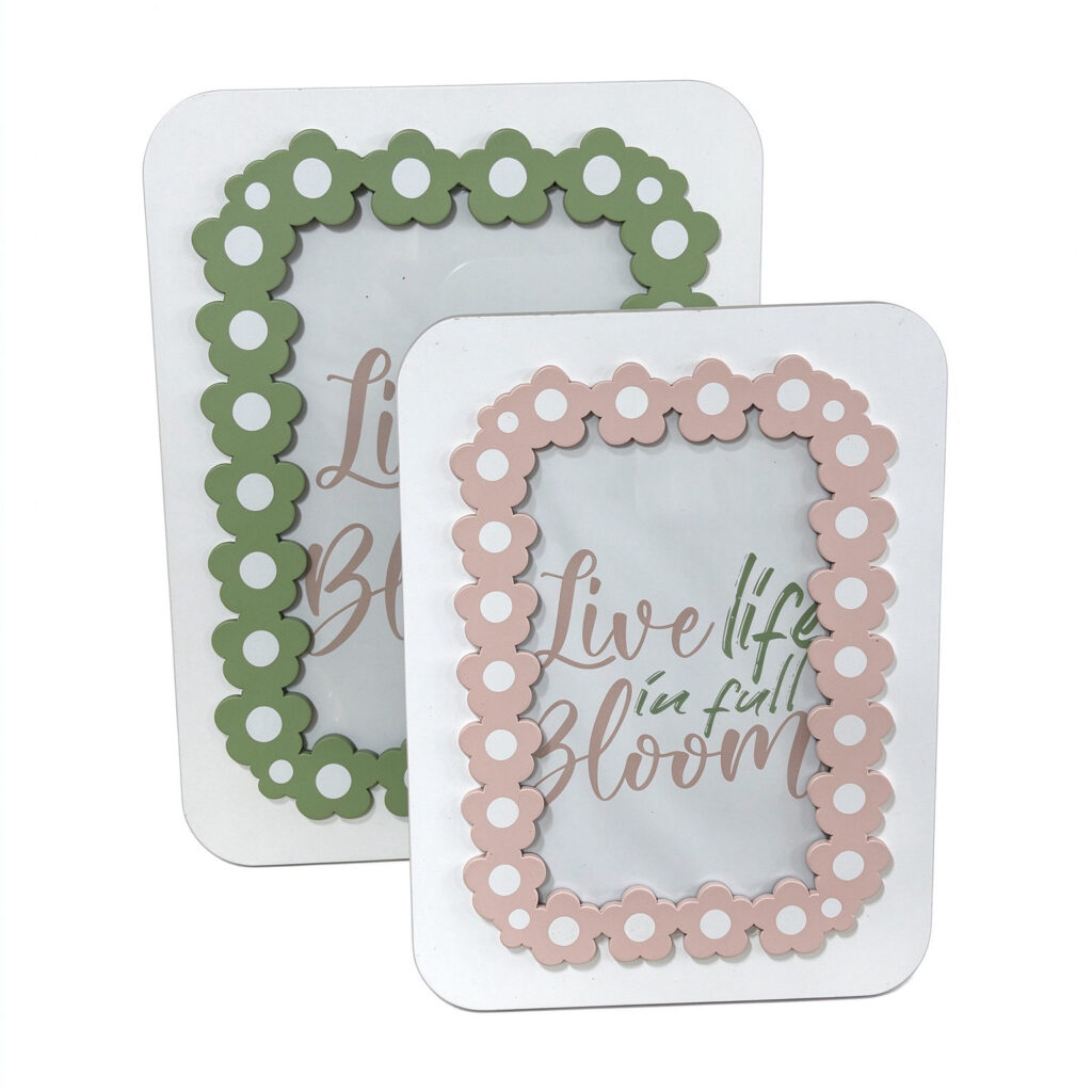 White Scalloped Petal Lace-Look Resin Tabletop Photo Frame